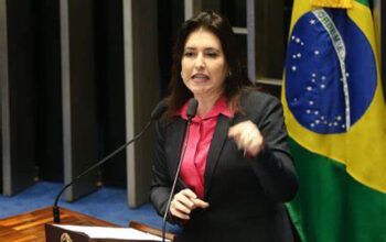 Ala do MDB vai ao TSE para suspender convenção que oficializaria Simone Tebet