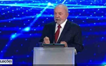Lula diz que Dilma foi derrubada por uma pedalada e não se derruba o cara das motociatas