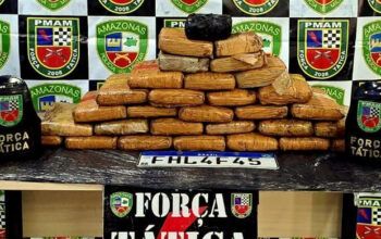 Homem  é preso com 32 quilos de e maconha do tipo skunk no fundo falso do carro