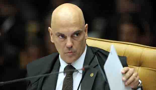 VÍDEO – Bolsonaro acusa Moraes de interferência na PF para “atingir seus objetivos”