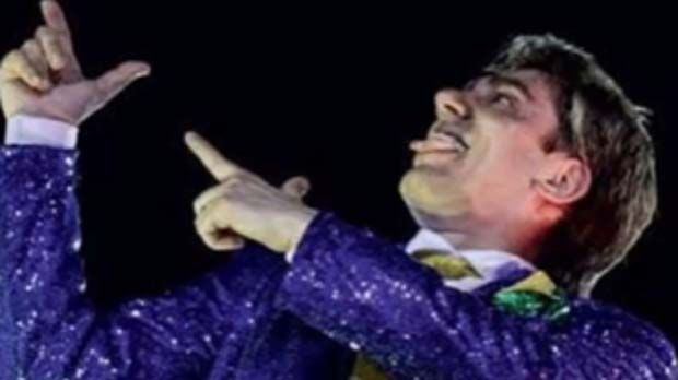 Adnet detona Bolsonaro em nova paródia: “Já xinguei mulheres de todas as coisas”