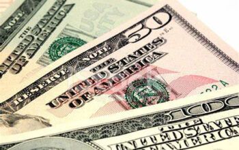 Às vésperas da eleição, dólar chega a R$ 5,38 e bolsa opera em baixa