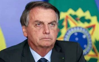 Bolsonaro ataca Moraes, diz que ministro 'ajuda Lula' e ameaça tumultuar eleições com ajuda das Forças Armadas