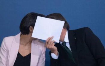 Bolsonaro decreta sigilo de 100 anos até em agendas de Michelle