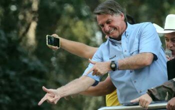 Canais bolsonaristas apagam centenas de vídeos do YouTube com ataques ao TSE e STF, diz pesquisa