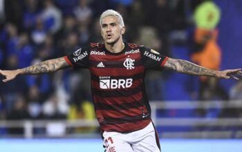 Fla vence Vélez de novo e tem Athletico-PR pela frente na luta pelo tri