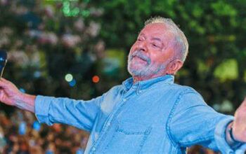 Lula abre 10 pontos de vantagem sobre Bolsonaro e vai a 45%, diz BTG/FSB