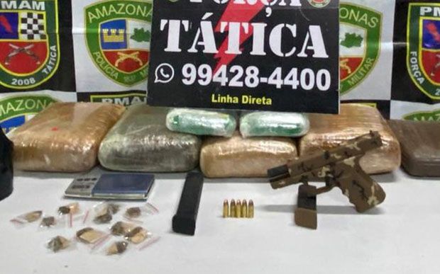Traficantes são presos com tabletes de skunk, cocaína e pistola Glock 9mm