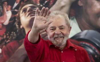 Ipec: Lula tem 54% dos votos válidos, contra 46% de Bolsonaro