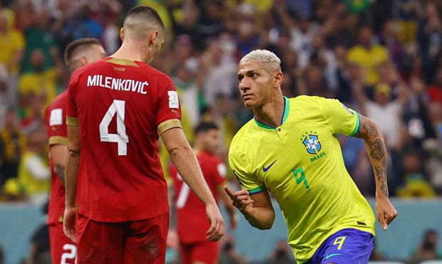 Brasil derrota a Sérvia com dois gols de Richarlison em seu primeiro jogo da Copa do Catar