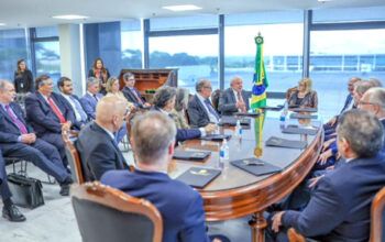 Em reunião com ministros do STF, Lula promete atuar pela reconstrução da união do Brasil