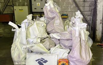 PF e Receita Federal apreendem mais de 370kg de cocaína