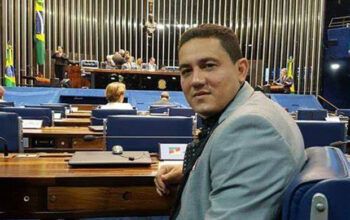 Prefeito agressor de Borba, Simão Peixoto perde medalha do Mérito Ruy Araújo