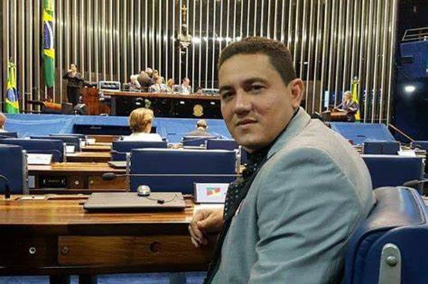 Prefeito agressor de Borba, Simão Peixoto perde medalha do Mérito Ruy Araújo