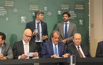 Presidente do PL pede ao TSE anulação de votos de 250 mil urnas nas eleições de 2022