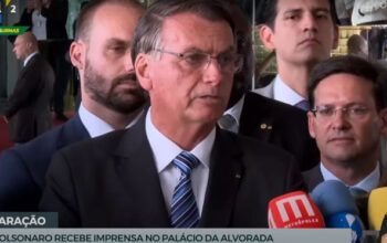 Pressionado, Bolsonaro condena bloqueios que seu grupo político estimulou, mas não reconhece derrota