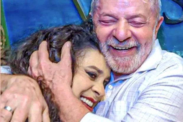 "Seu talento enriqueceu e renovou nossa cultura", diz Lula sobre Gal Costa