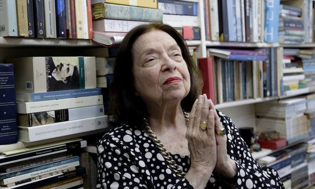 Aos 85 anos, morre Nélida Piñon primeira mulher a presidir a Academia Brasileira de Letras
