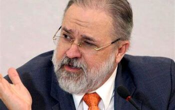 Aras vai ao STF contra indulto de Bolsonaro que beneficia policiais condenados pelo Massacre do Carandiru