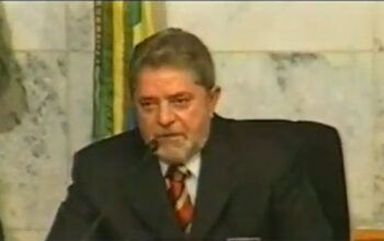 Lula relembrou sua diplomação em 2002 e divulgou trecho de seu discurso no momento em que se emociona