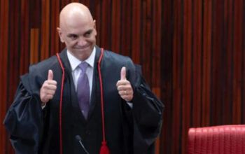 Alexandre de Moraes aplaudido de pé na diplomação de Lula