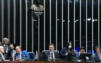 Senado aprova PEC que amplia teto para Bolsa Família