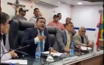 Vereadora Lindynês é reconduzida ao cargo depois do barraco montado pelo presidente da Câmara de Manacapuru