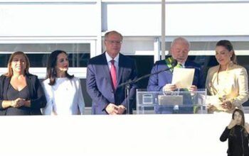 A íntegra do discurso de Lula após receber a faixa das mãos do povo brasileiro