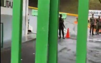 Bolsonarista chora como criança em frente a militares após ter acampamento desmontado (vídeo)