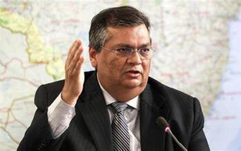 Dino diz que documento encontrado na casa de Torres era preparação para golpe de Estado