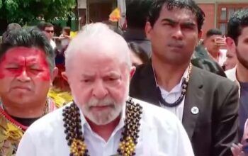 "É desumano o que vi aqui": Lula promete ajuda a Yanomami e acabar com garimpo ilegal (vídeo)