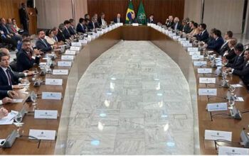 Governadores se unem no Palácio do Planalto para condenar atos golpistas