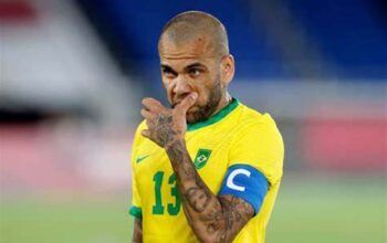 Juiz espanhol ordena prisão preventiva do jogador de futebol brasileiro Daniel Alves