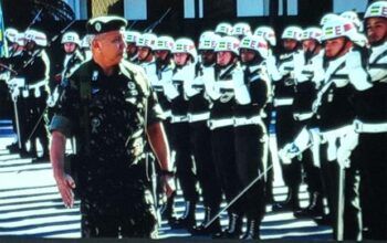 Lula demite comandante do Exército e nomeia general Tomás