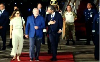 Lula desembarca em Buenos Aires para cumprir 1ª agenda internacional