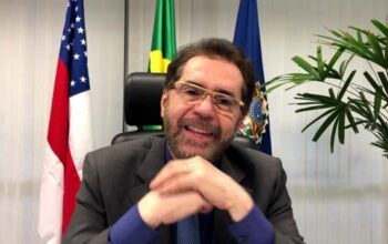 Pérola delirante - Plínio Valério pretende barrar empréstimo do BNDES para construção de gasoduto na Argentina