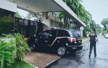 Polícia Federal faz operação na casa de Ibaneis Rocha