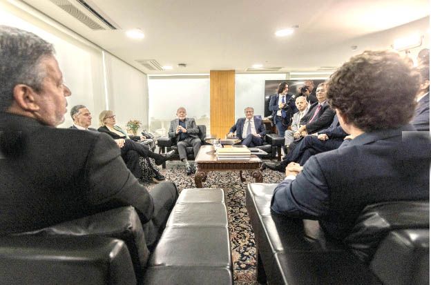 Presidentes dos três poderes da República se unem contra o terrorismo bolsonarista