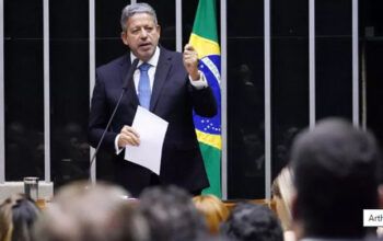 Arthur Lira faz críticas à Lava Jato e também repudia os atos golpistas no País