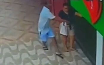 Câmara de segurança mostrar que mulher é roubada sem nenhum incômodo em Coari