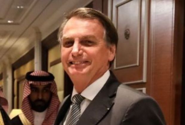 Bolsonaro tentou trazer ilegalmente ao Brasil joias com diamantes avaliadas em R$ 16,5 milhões para Michelle