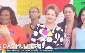 Dilma é ovacionada em evento no Planalto no Dia Internacional das Mulheres (vídeo)