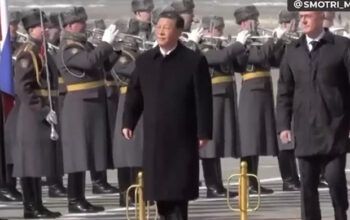 Xi Jinping desembarca em Moscou para encontro histórico com Putin