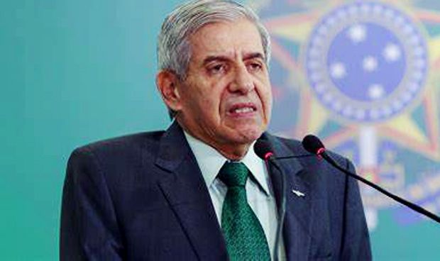 General Augusto Heleno vai à CPI de Brasília no dia 19 de abril