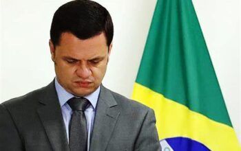 Moraes nega pedido de liberdade e mantém prisão de Anderson Torres