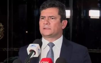 Moro gagueja ao tentar desdizer o que disse sobre Gilmar Mendes (vídeo)