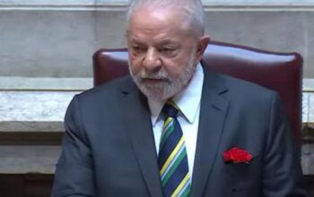 "Não ao fascismo": Lula enfrenta ultradireita fascista no parlamento português