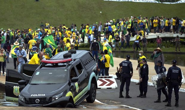 STF marca julgamento de denunciados por atos golpistas