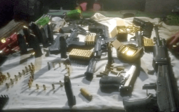 Facção do Rio Preto da Eva exibe armas e munição e promete viga Wesley Pablo morto em confronto com a polícia - VÍDEO