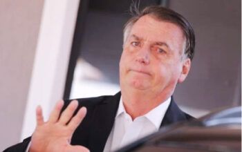 “Não tomei vacina. Não existe adulteração da minha parte”, diz Bolsonaro - vídeo